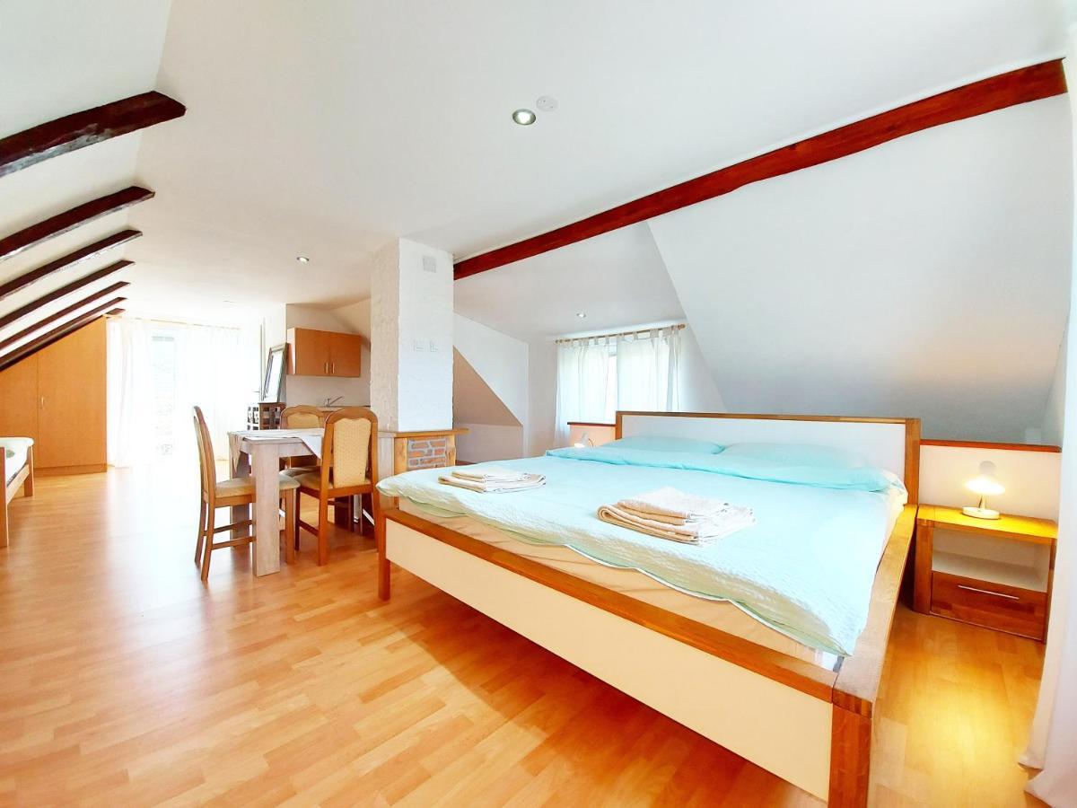 Peter'S Pine Cottage Кореница Экстерьер фото